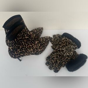 Something Navy Leopard Print Knit Sock Booties & Glove (M) Set Size 8
